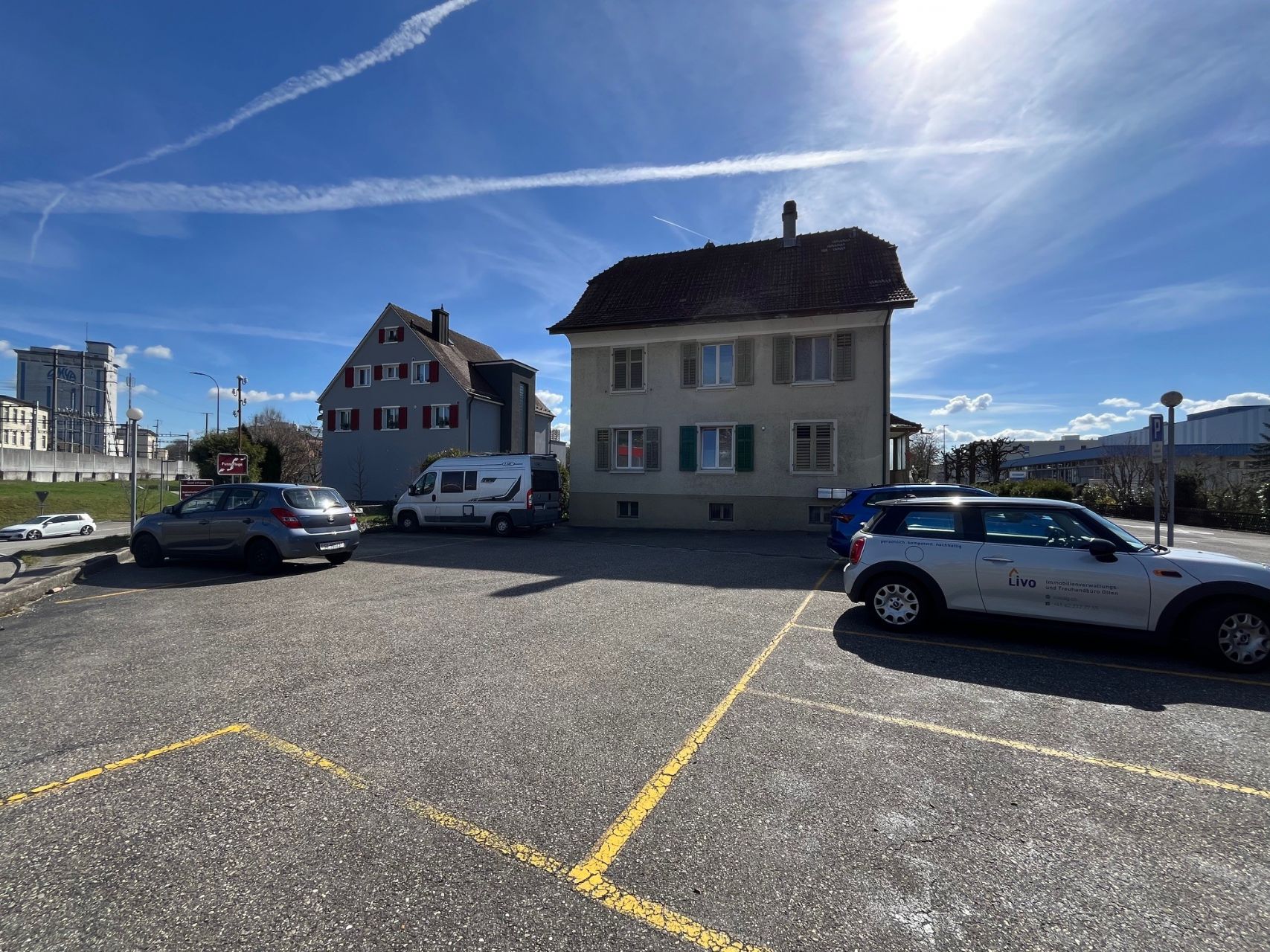 Mehrfamilienhaus mit 3 Einheiten zu verkaufen