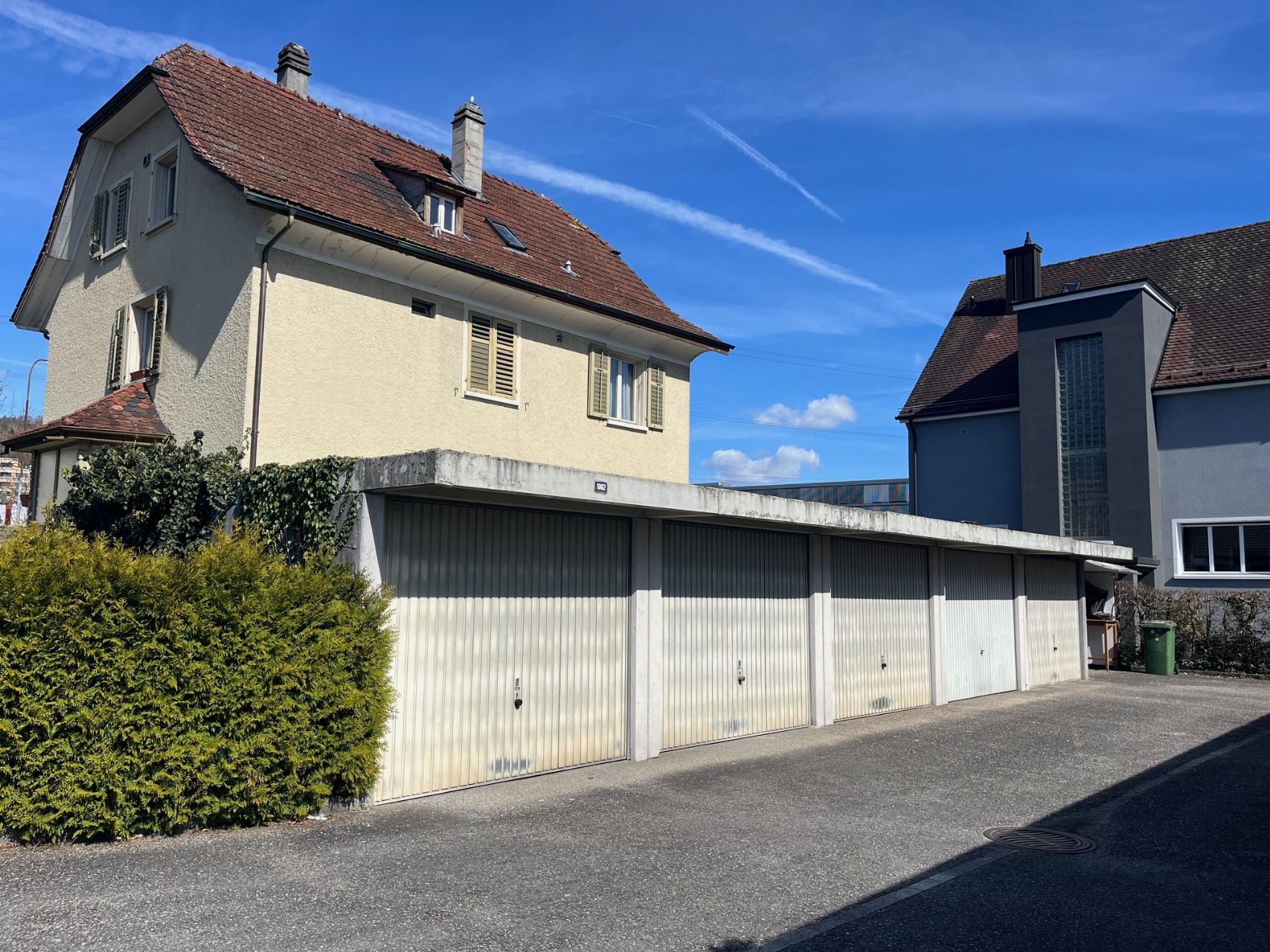 Mehrfamilienhaus mit 3 Einheiten zu verkaufen