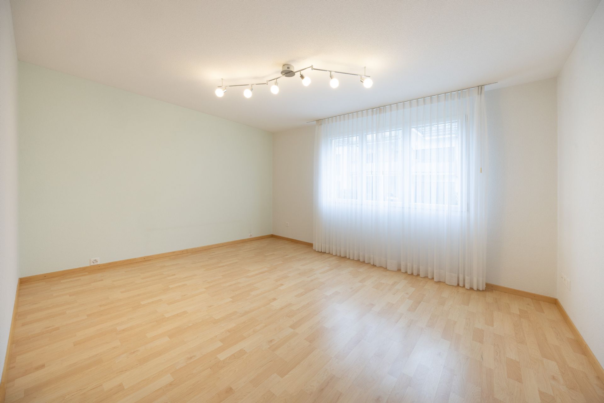 4.5-Zimmer-Gartenwohnung mit vielen Extras zu verkaufen