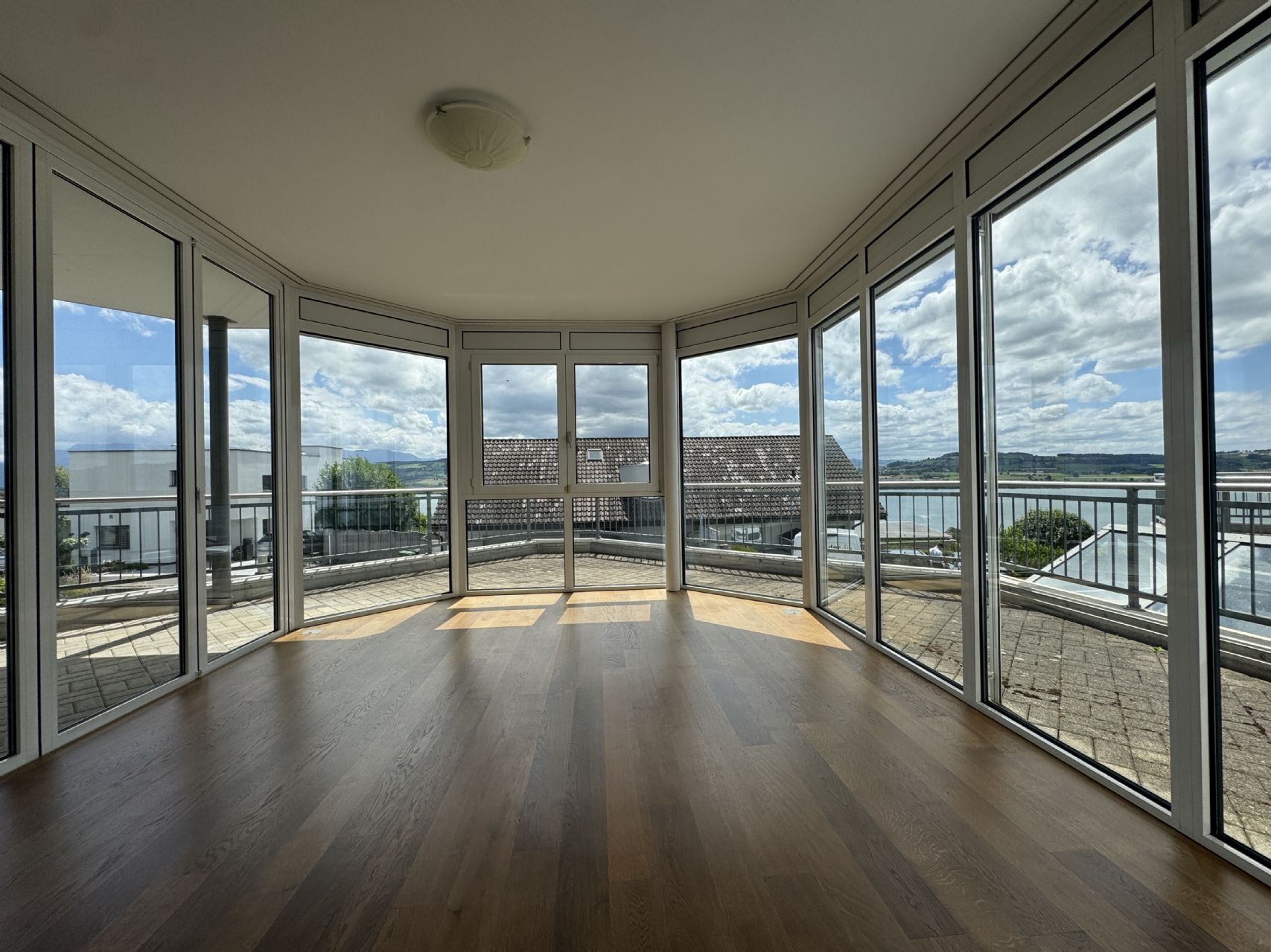 3.5-Zimmer-Gartenwohnung mit Seesicht
