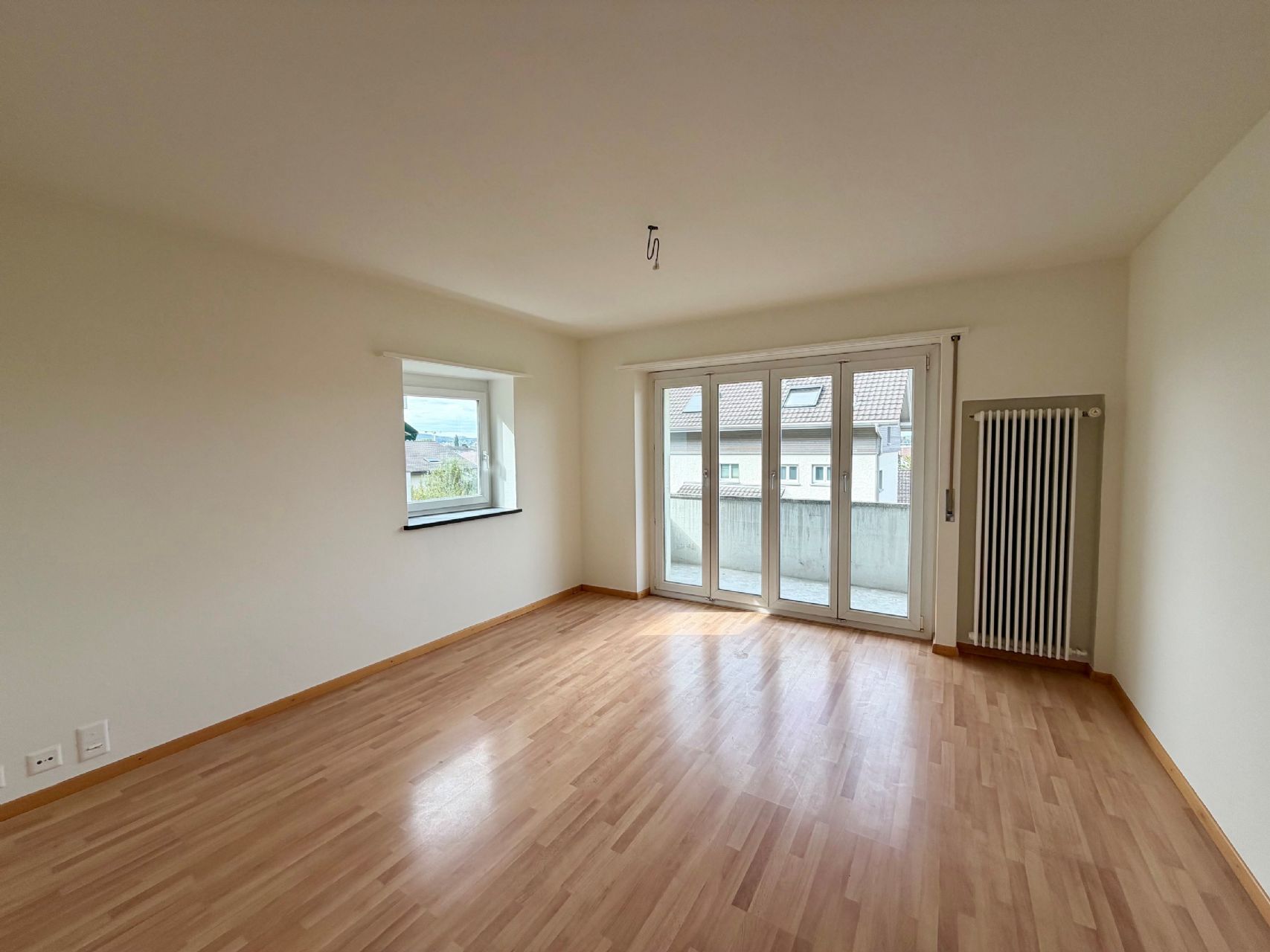 Teilsanierte Wohnung an ruhiger Lage im Grünen, direkt am Waldrand!