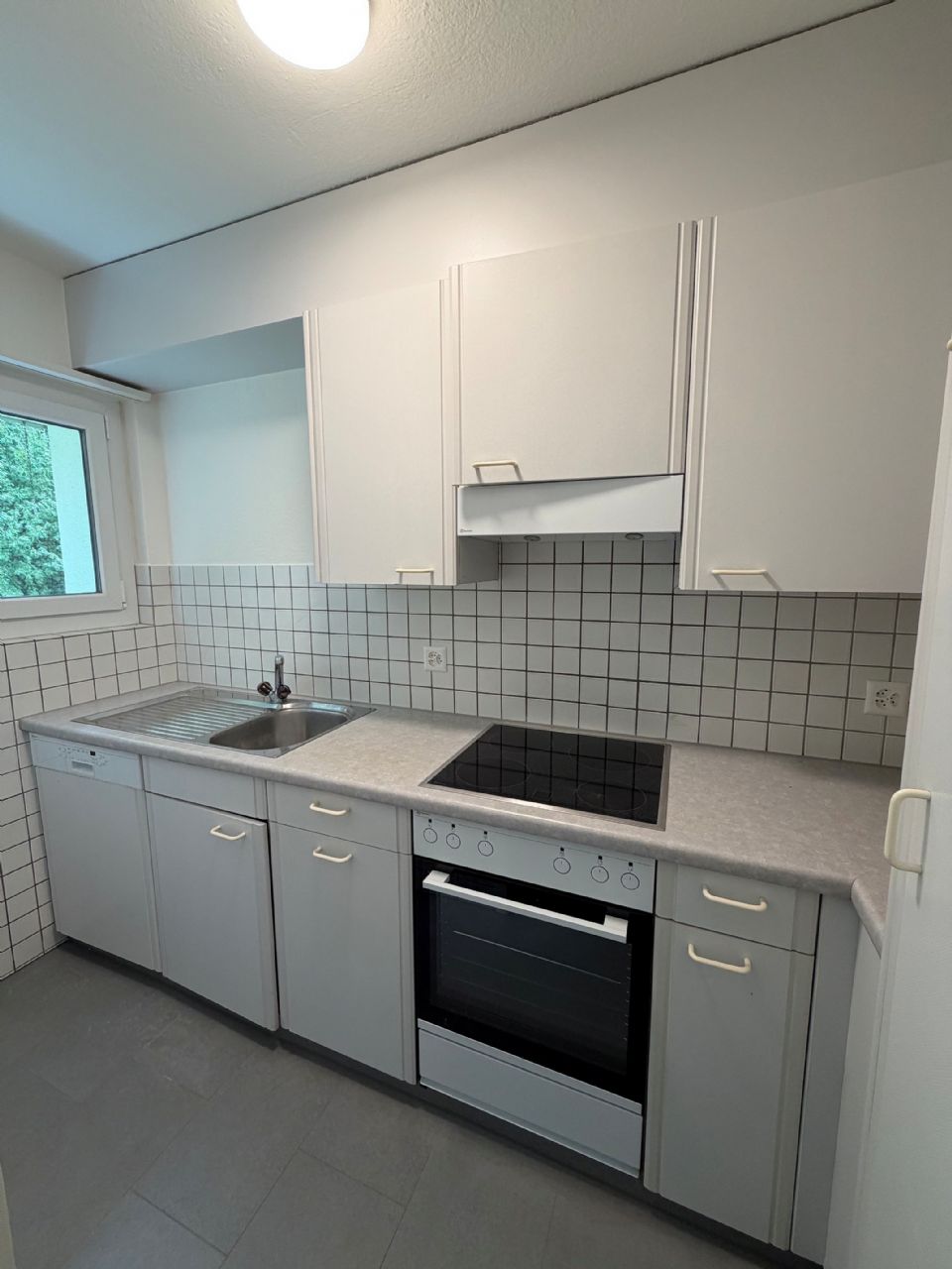 Teilsanierte Wohnung an ruhiger Lage im Grünen, direkt am Waldrand!