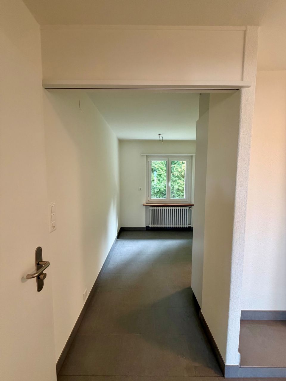 Teilsanierte Wohnung an ruhiger Lage im Grünen, direkt am Waldrand!