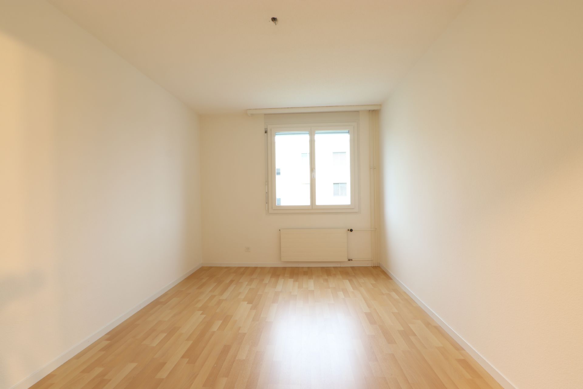 Helle, moderne Wohnung Nähe ÖV, Einkauf