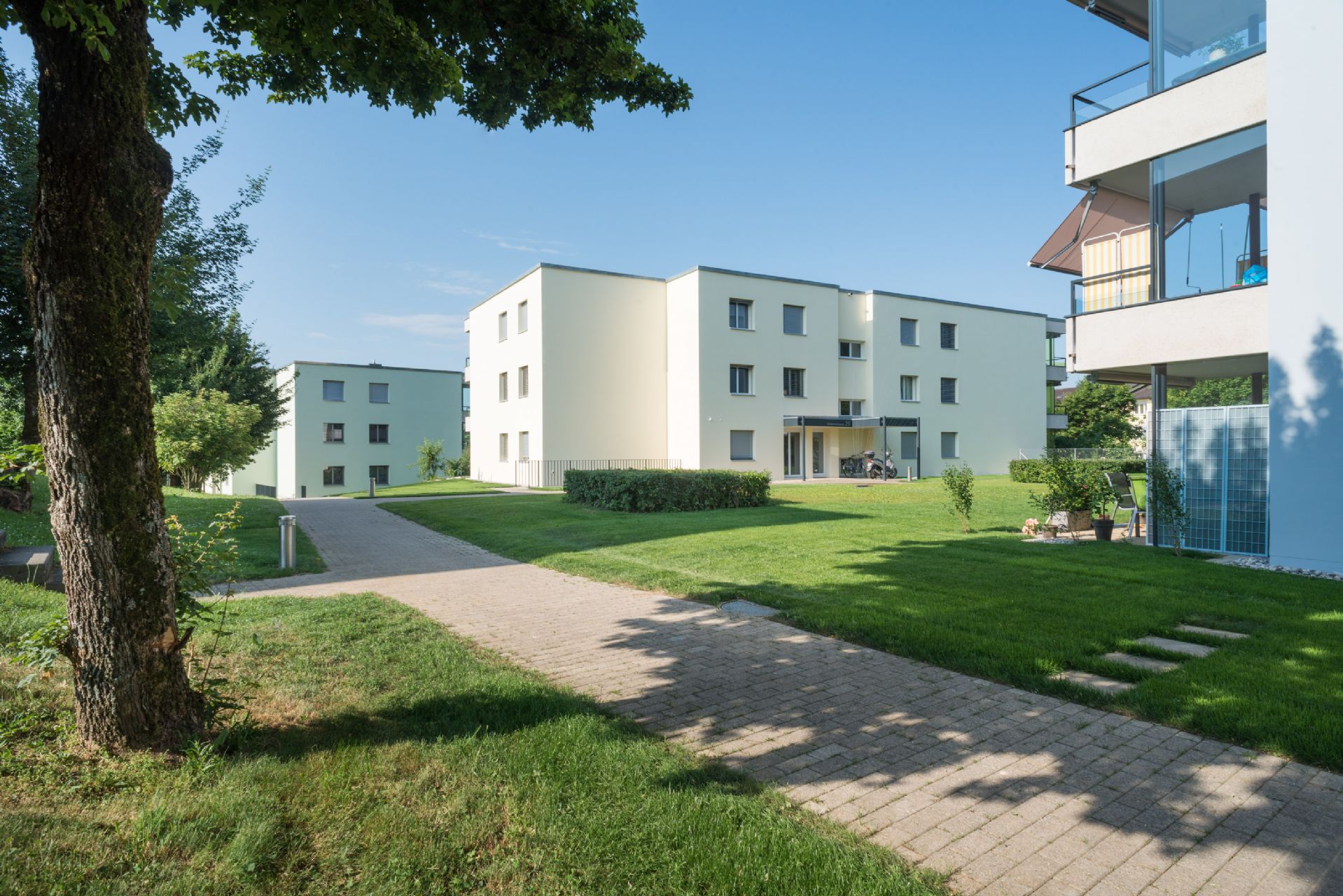 Helle, moderne Wohnung Nähe ÖV, Einkauf