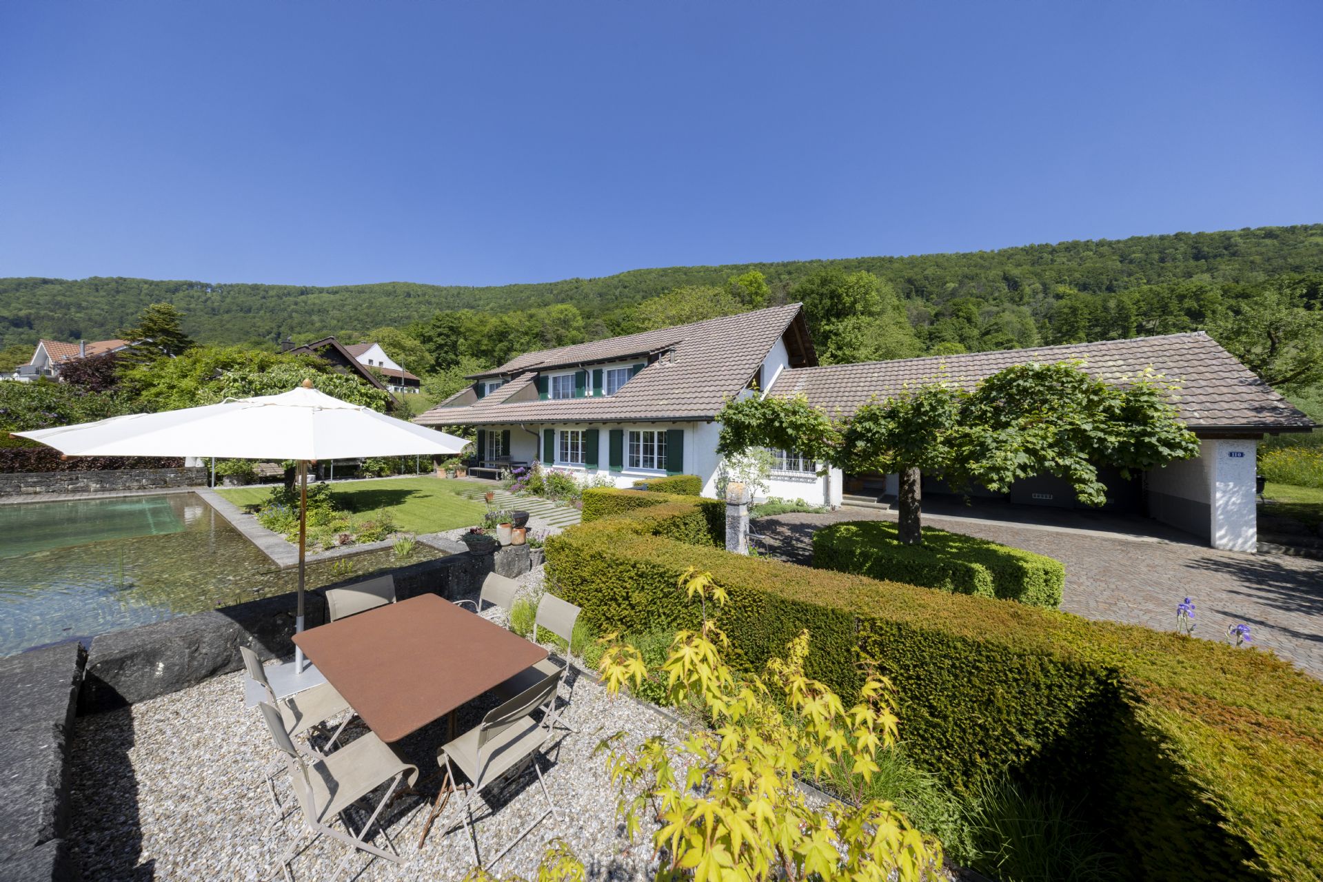7.5-Zimmer-Einfamilienhaus mit Pool