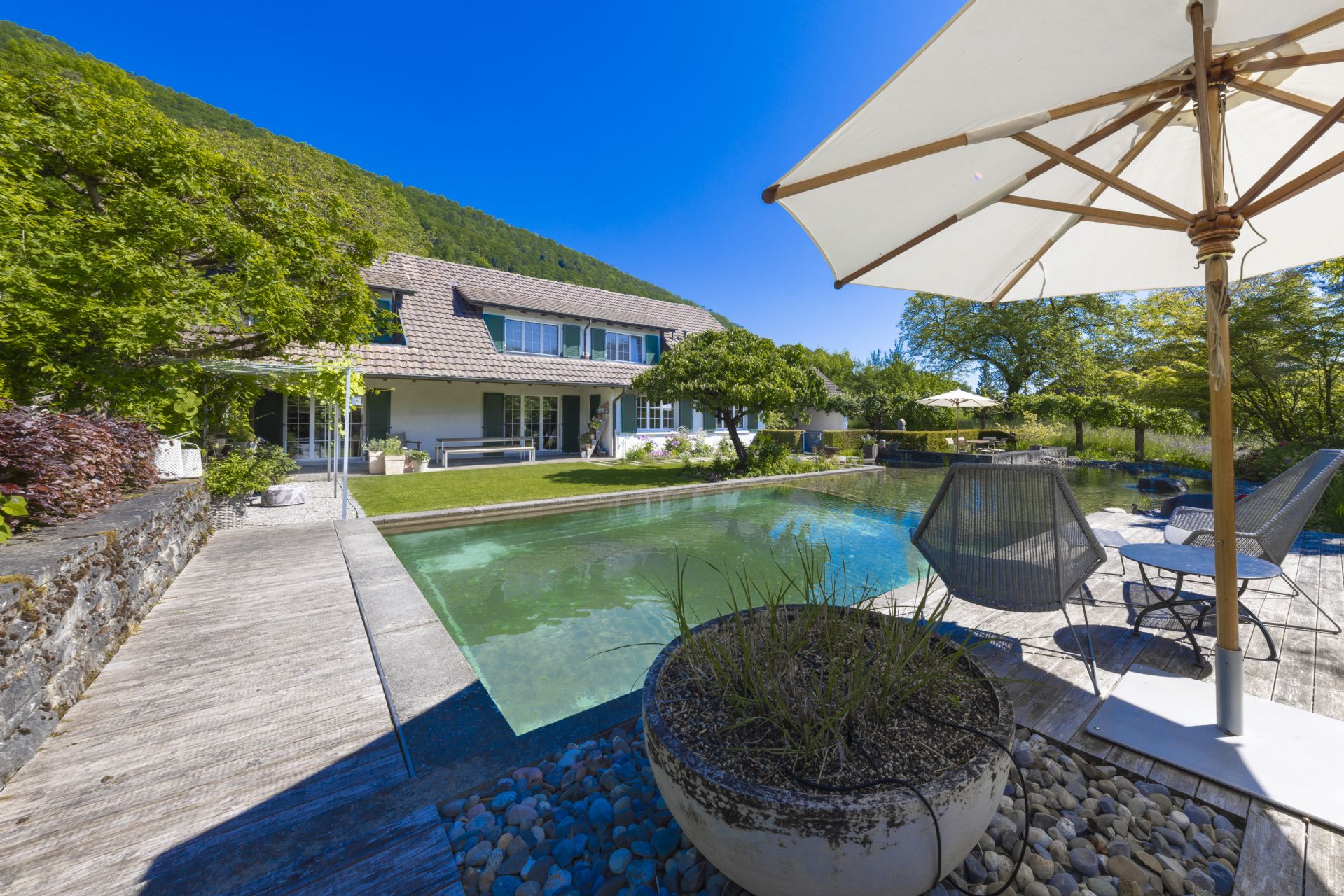 7.5-Zimmer-Einfamilienhaus mit Pool