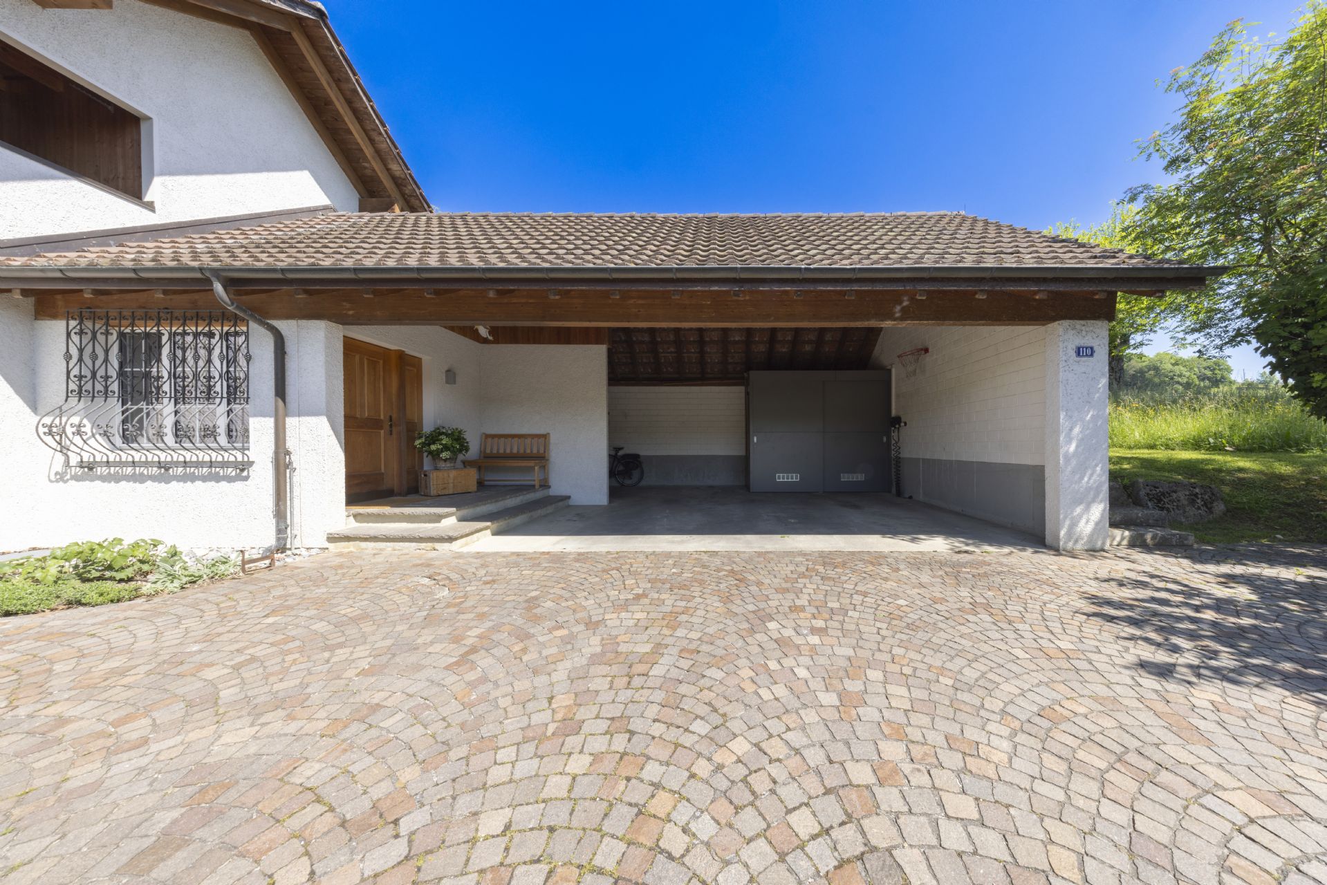 7.5-Zimmer-Einfamilienhaus mit Pool