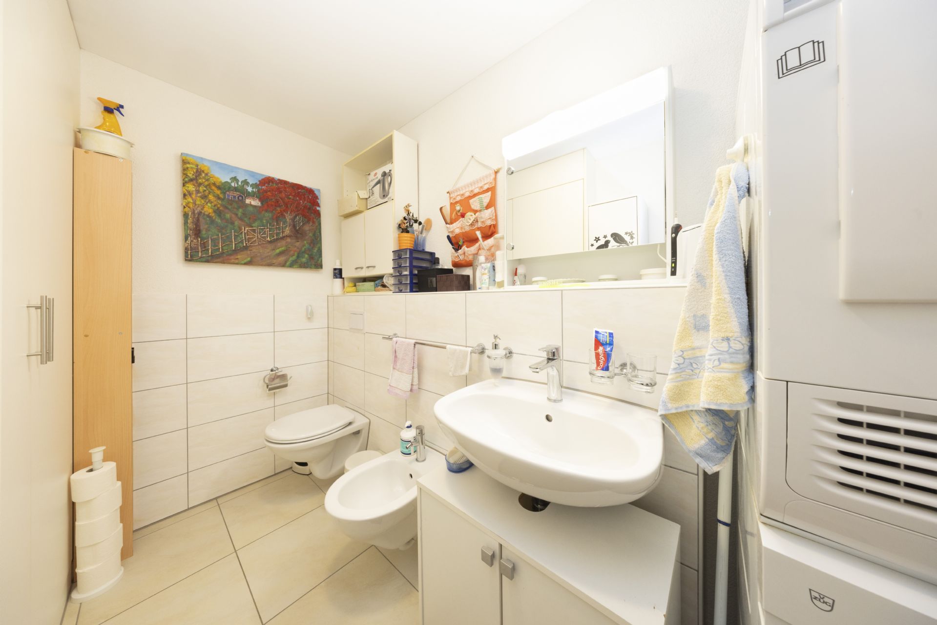 Moderne 3.5-Zimmer-Wohnung mit Sitzplatz und eigenem Garten