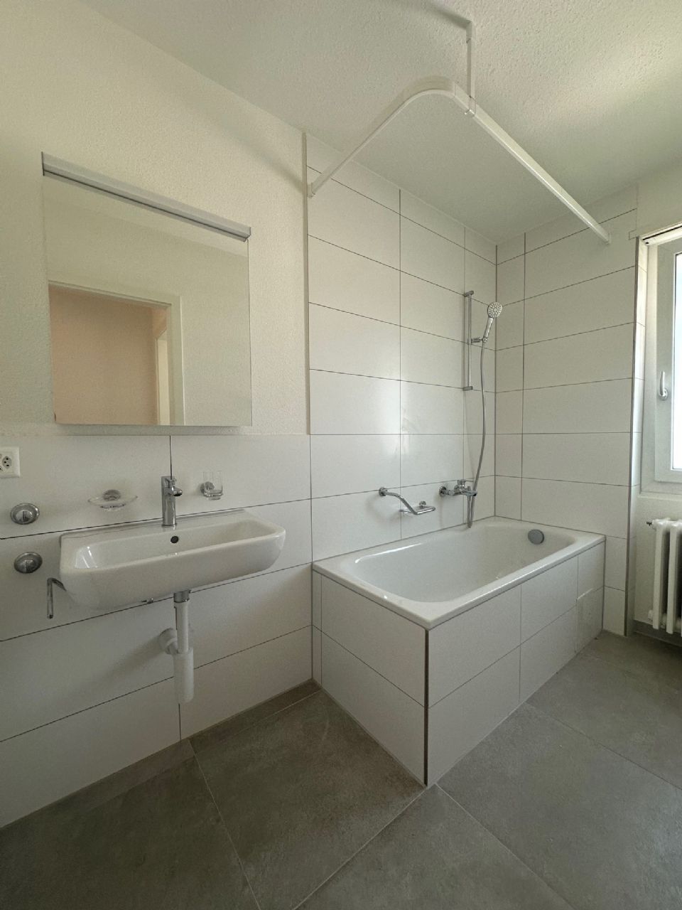 Teilsanierte 3.5-Zimmerwohnung zu vermieten an ruhiger und bevorzugter Lage!