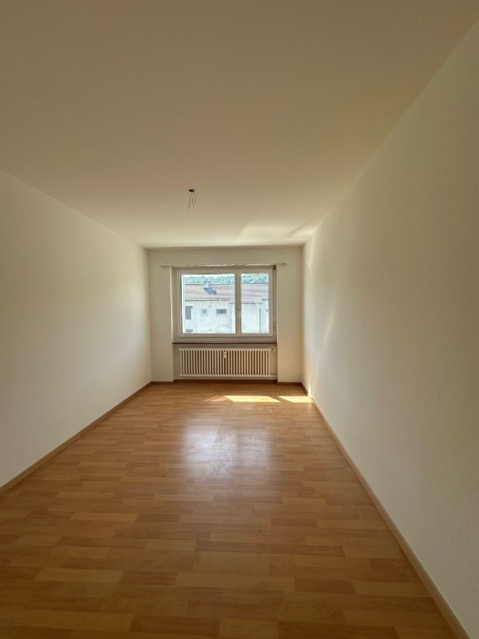 Teilsanierte 3.5-Zimmerwohnung zu vermieten an ruhiger und bevorzugter Lage!