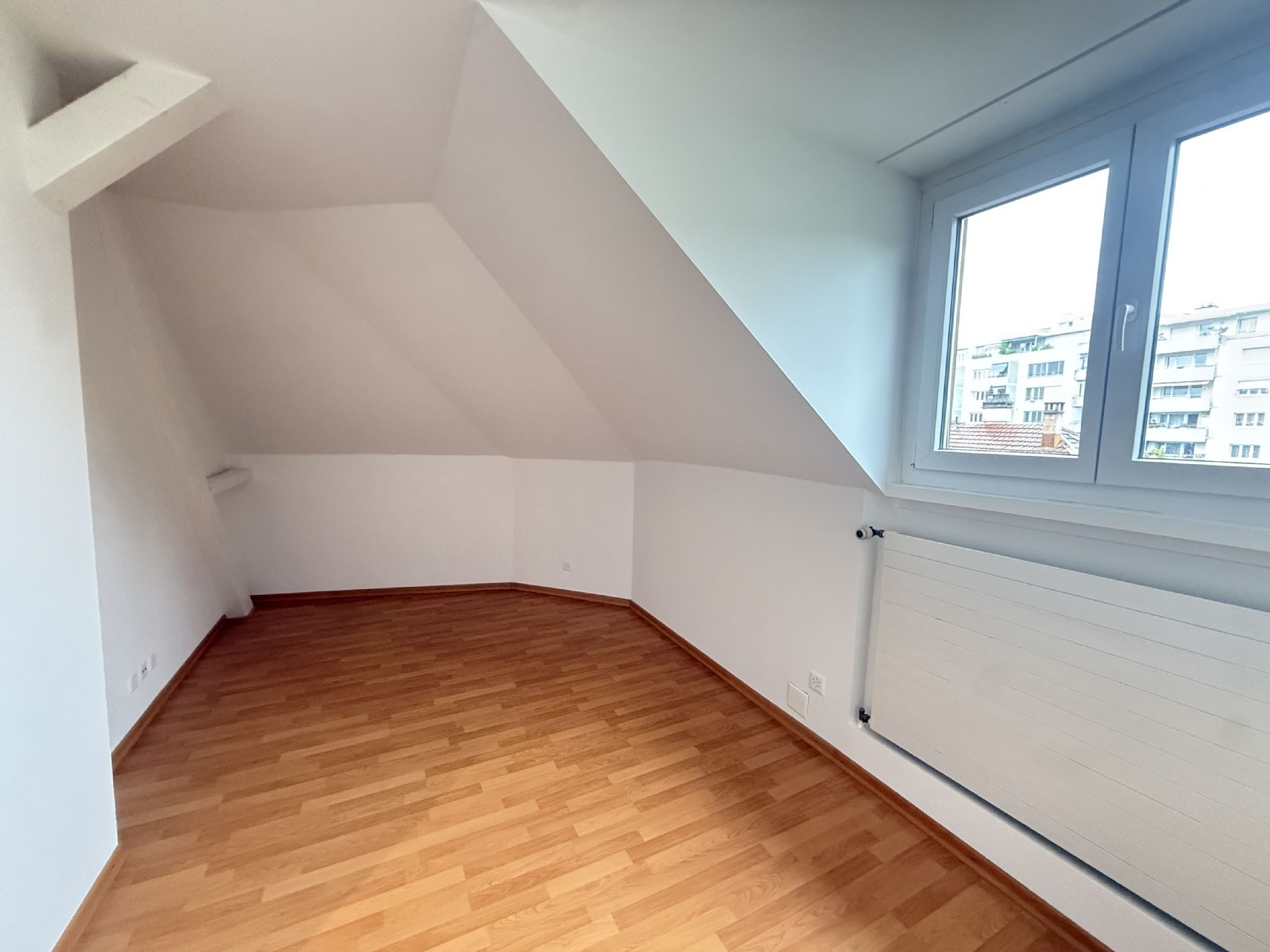 Ideal für Pendler, Nähe ÖV und Einkaufsmöglichkeiten!