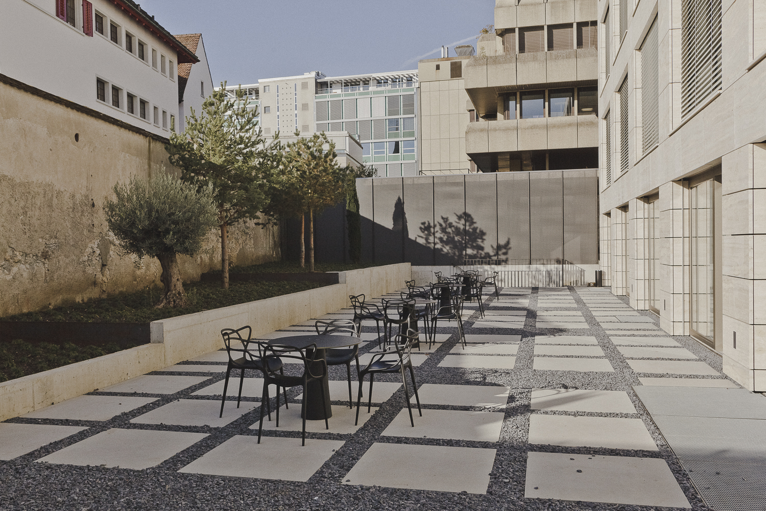 Bürofläche im Erdgeschoss Ost mit Gartenterrasse und Kühlanlage