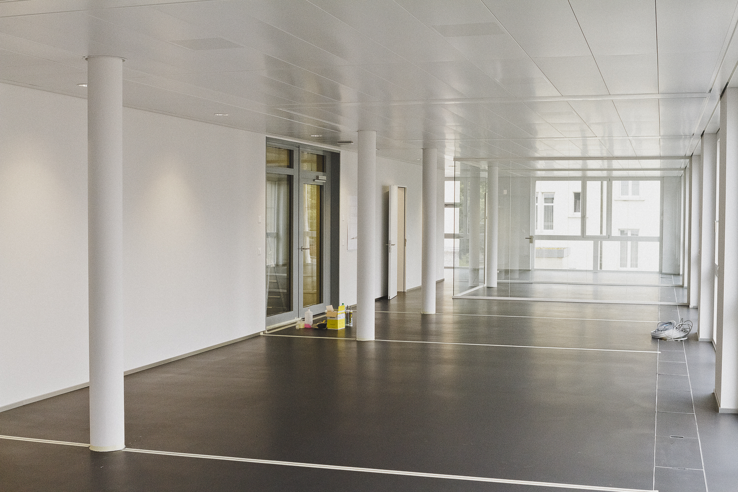 Bürofläche im Erdgeschoss West mit Gartenterrasse und Kühlanlage