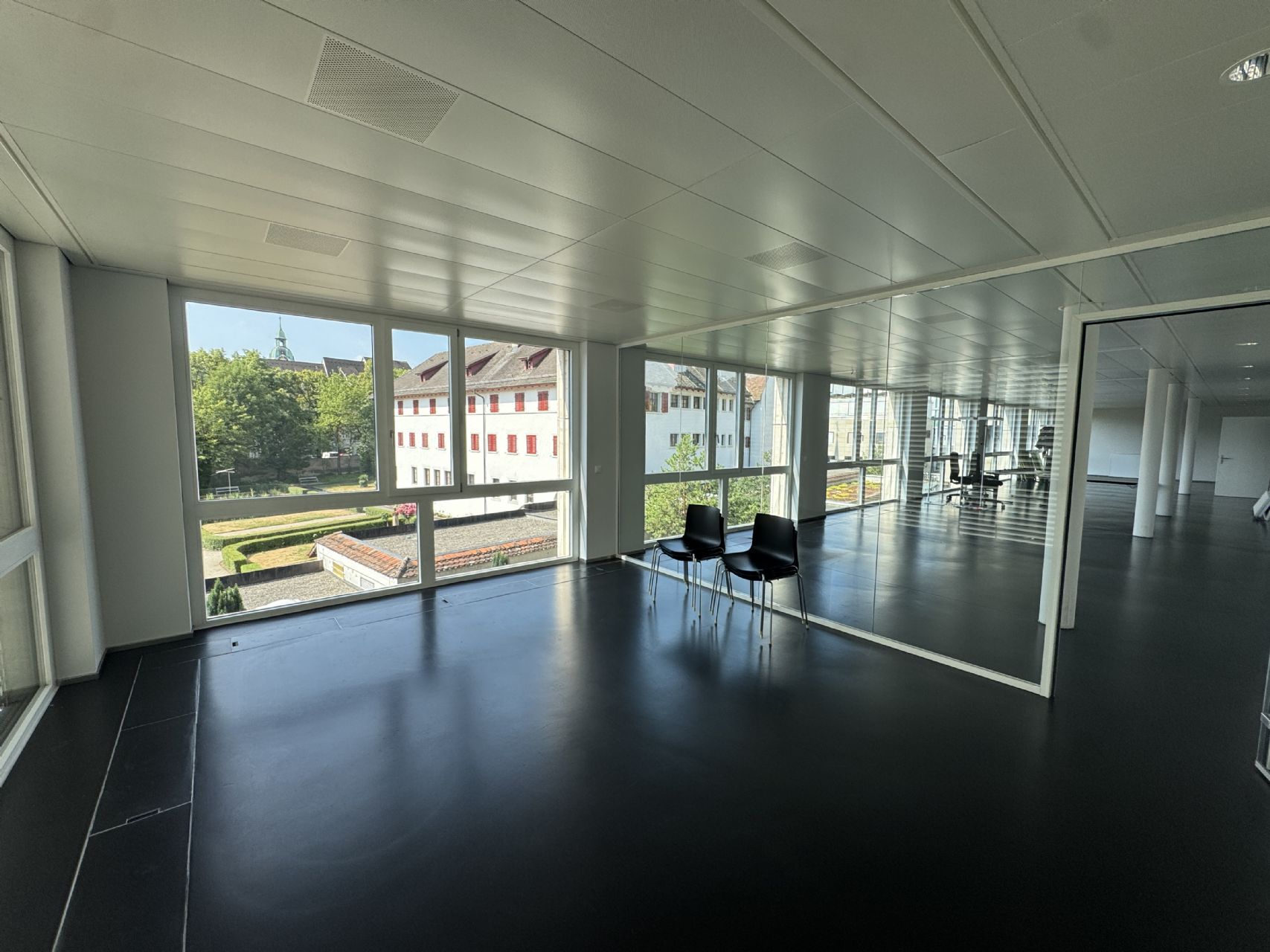 Bürofläche im 2. Obergeschoss Ost mit Gartenterrasse und Kühlanlage