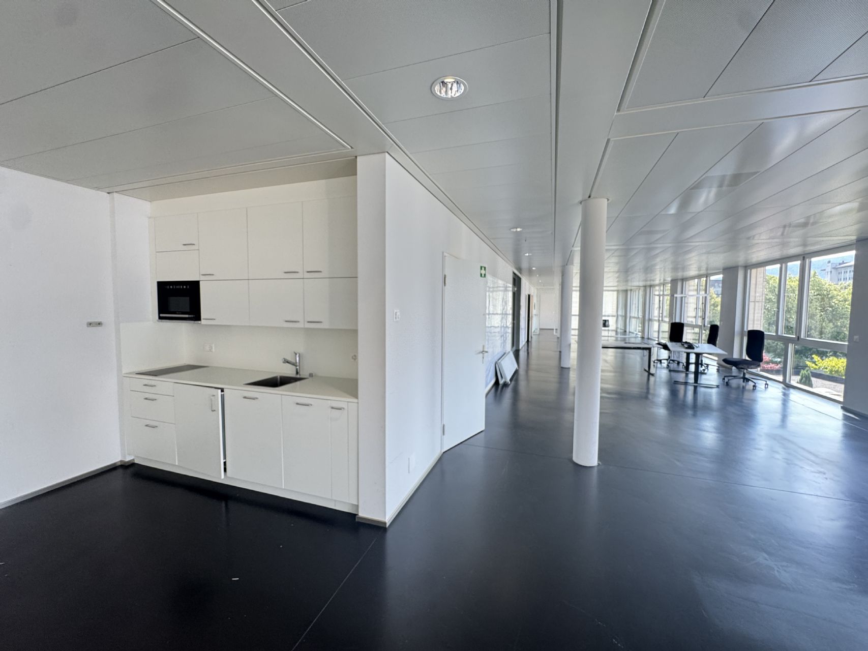 Bürofläche im 2. Obergeschoss Ost mit Gartenterrasse und Kühlanlage