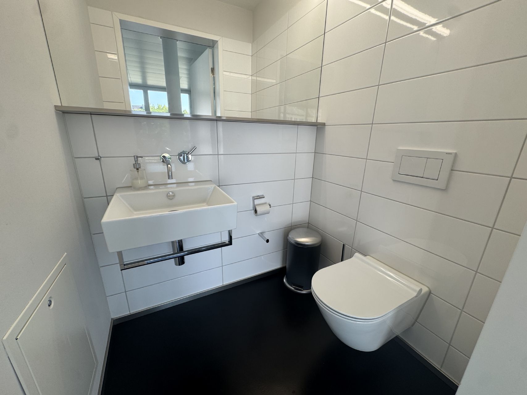 Bürofläche im 2. Obergeschoss Ost mit Gartenterrasse und Kühlanlage