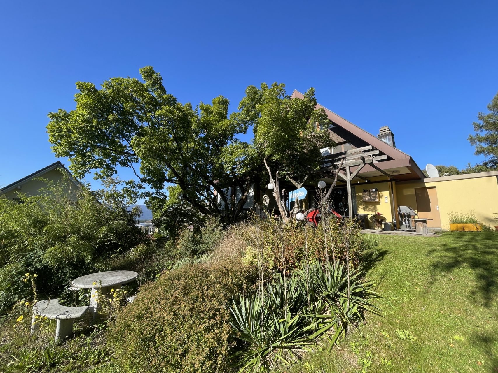 Einfamilienhaus mit 1417m2 Landanteil