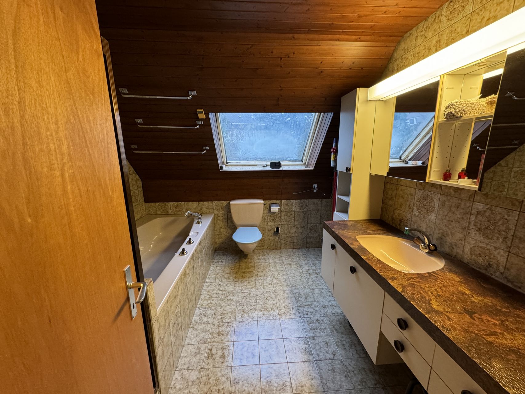 Einfamilienhaus mit 1417m2 Landanteil