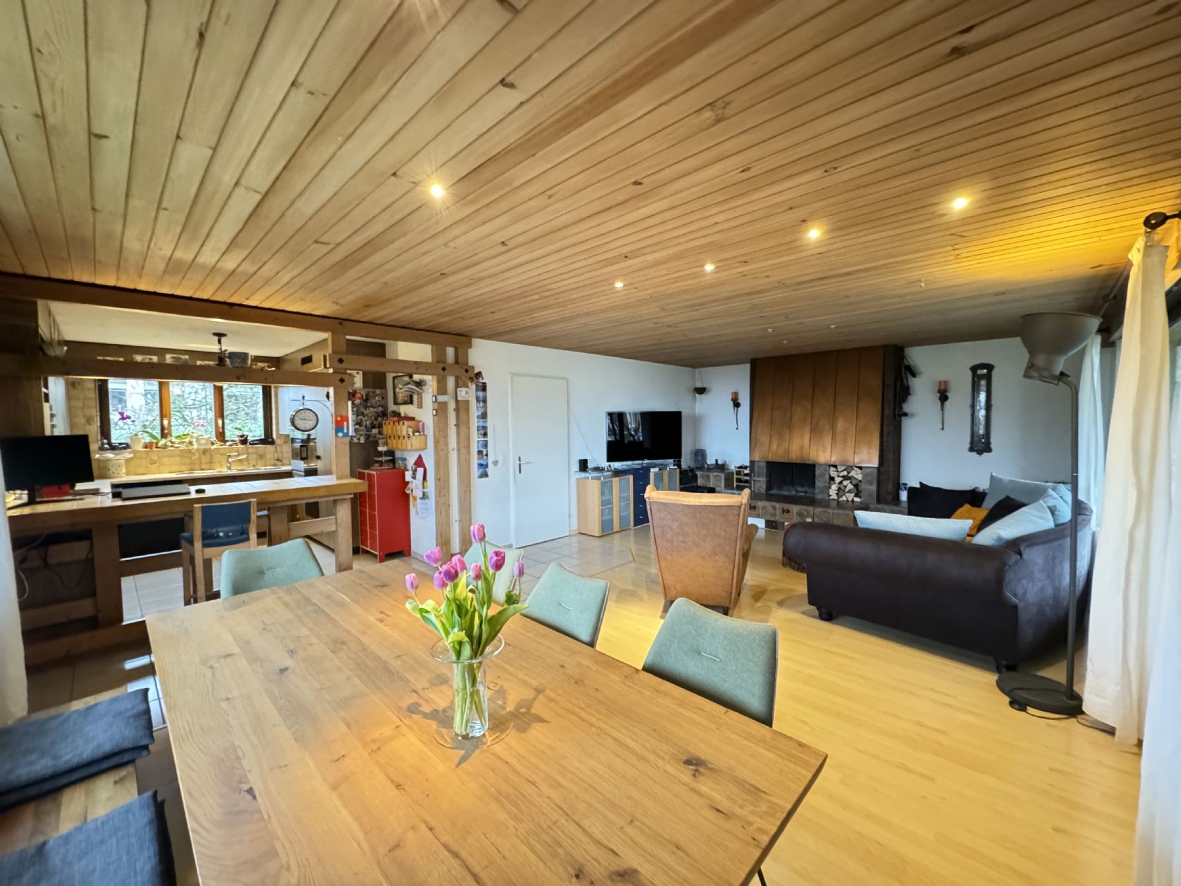 Einfamilienhaus mit 1417m2 Landanteil