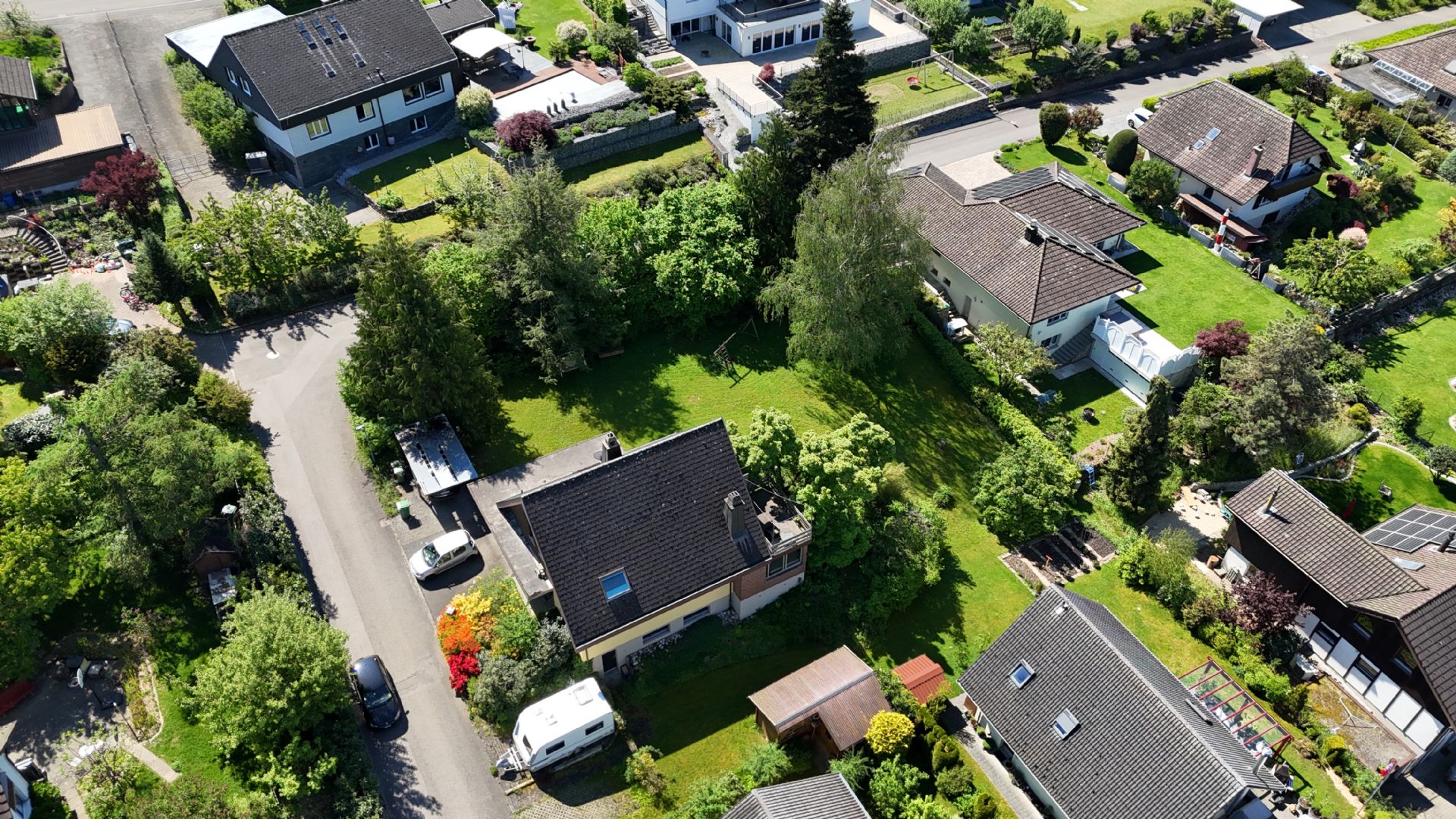 Einfamilienhaus mit 1417m2 Landanteil
