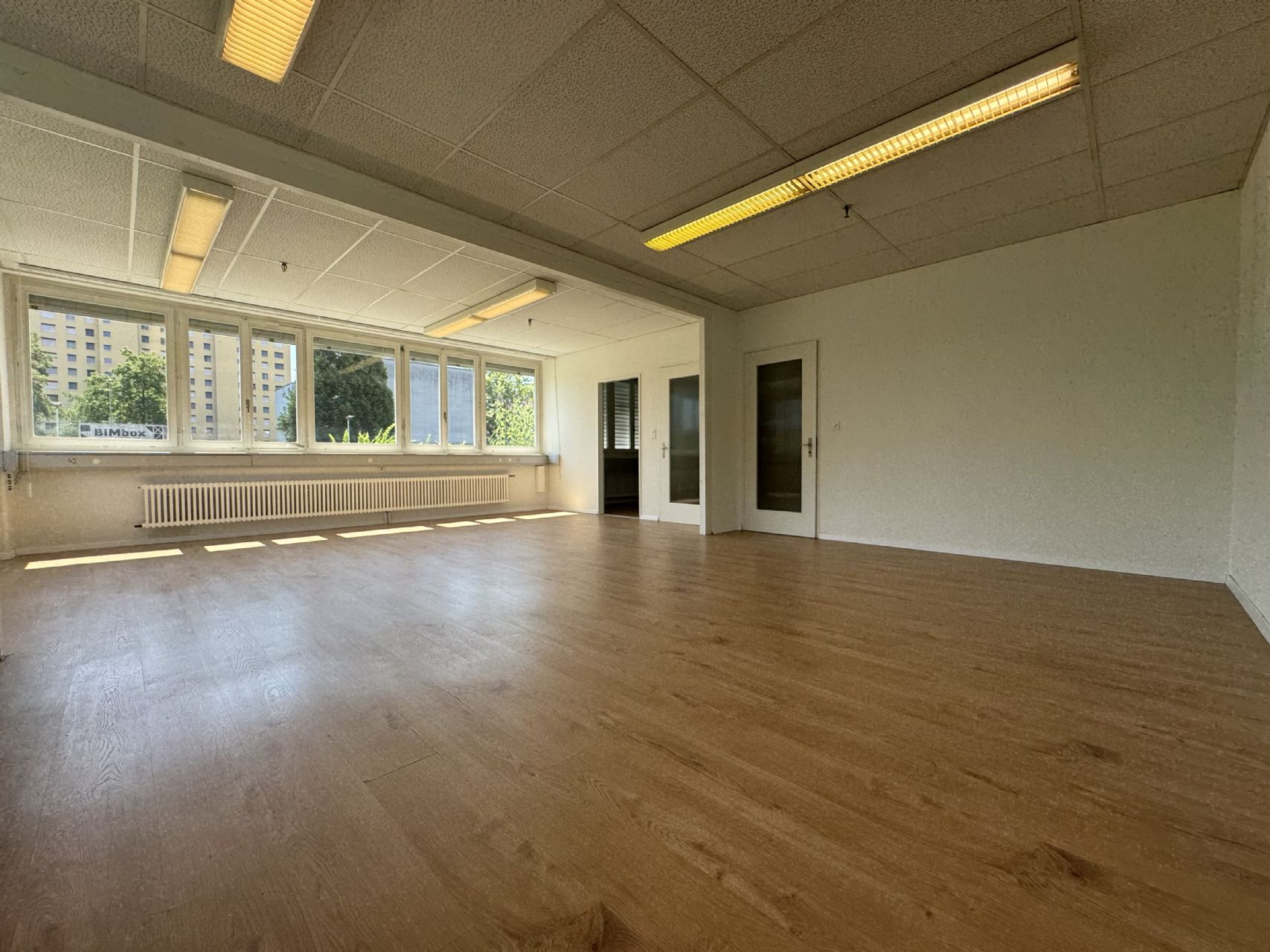 Büro-/Gewerbe- oder Praxis- Atelierstandort an optimaler Lage zu vermieten!