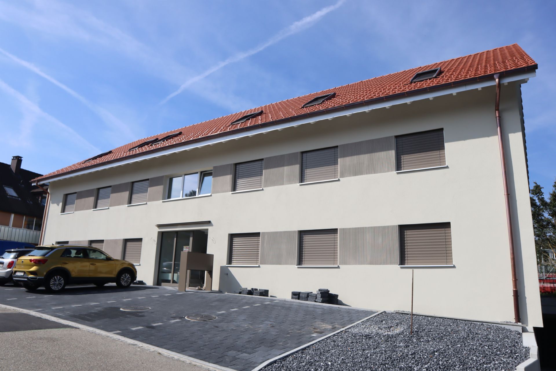 Suchen Sie einen Einstellhallenplatz für Ihr Auto?