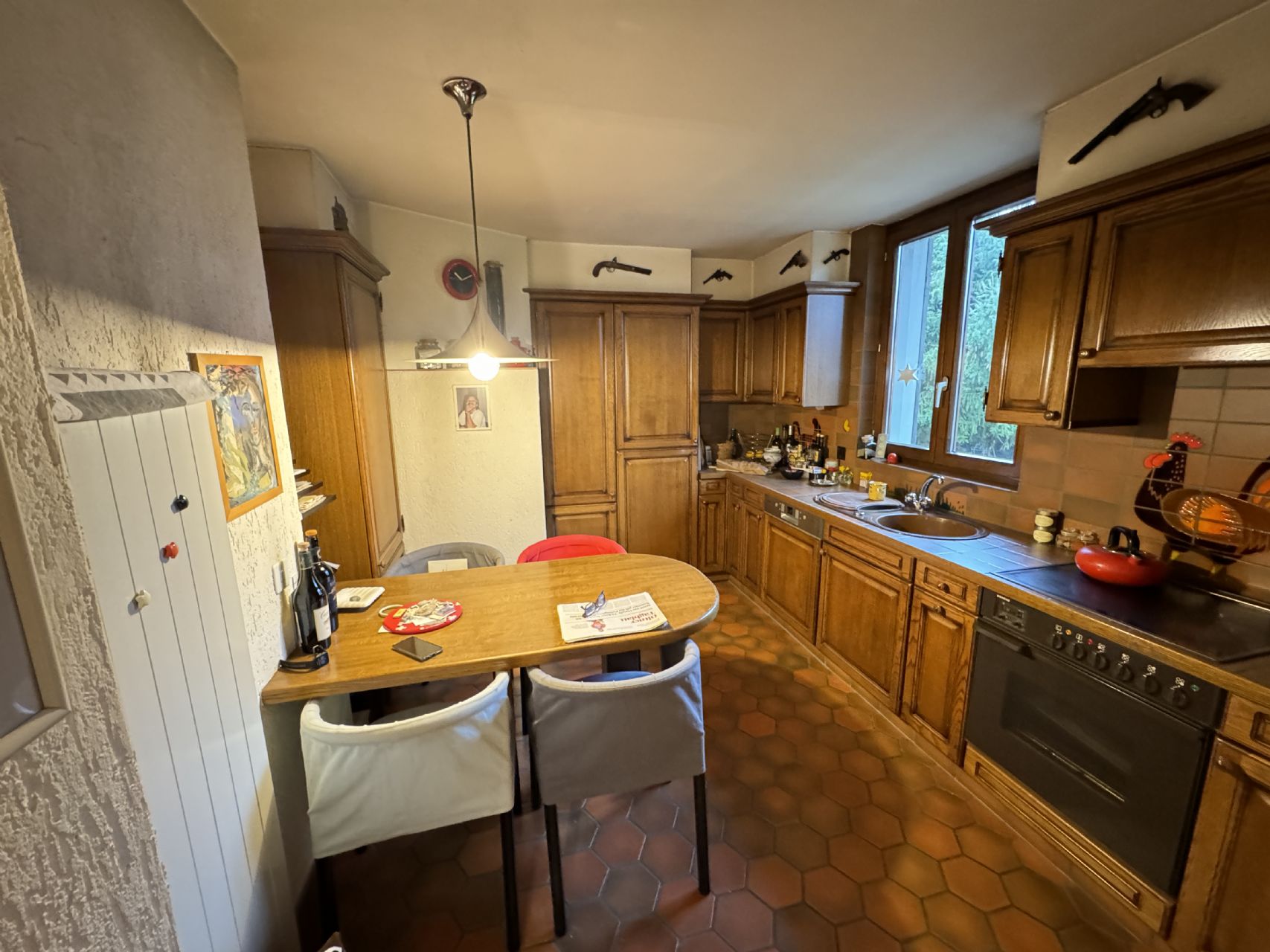 Wohnhaus mit zwei Einheiten und 881m2 Landanteil