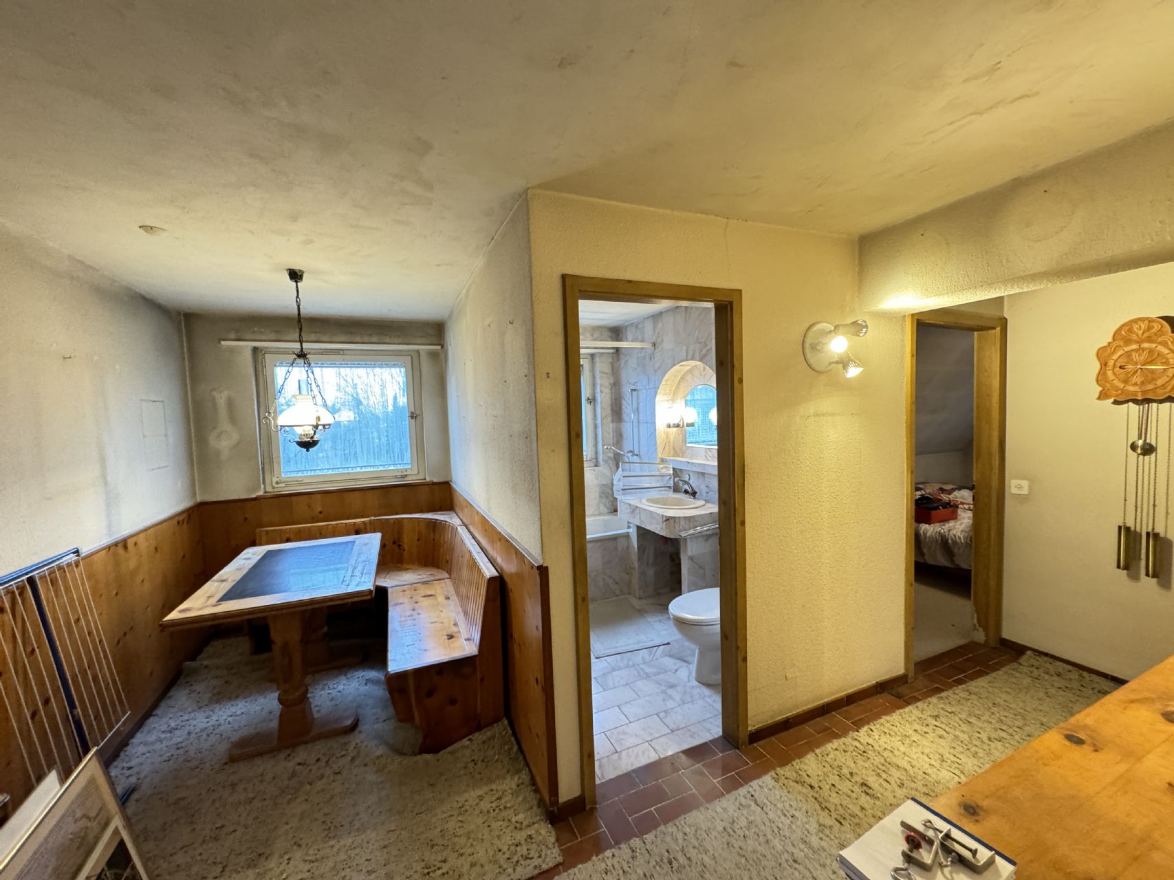 Wohnhaus mit zwei Einheiten und 881m2 Landanteil
