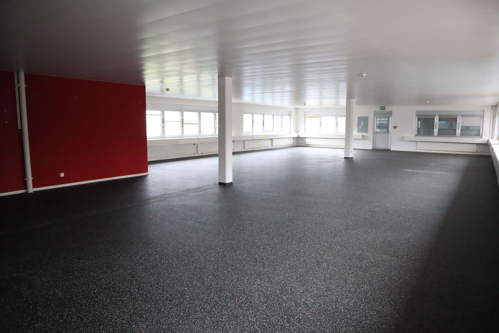 Grosszügiges und modernes Bürohaus zu vermieten