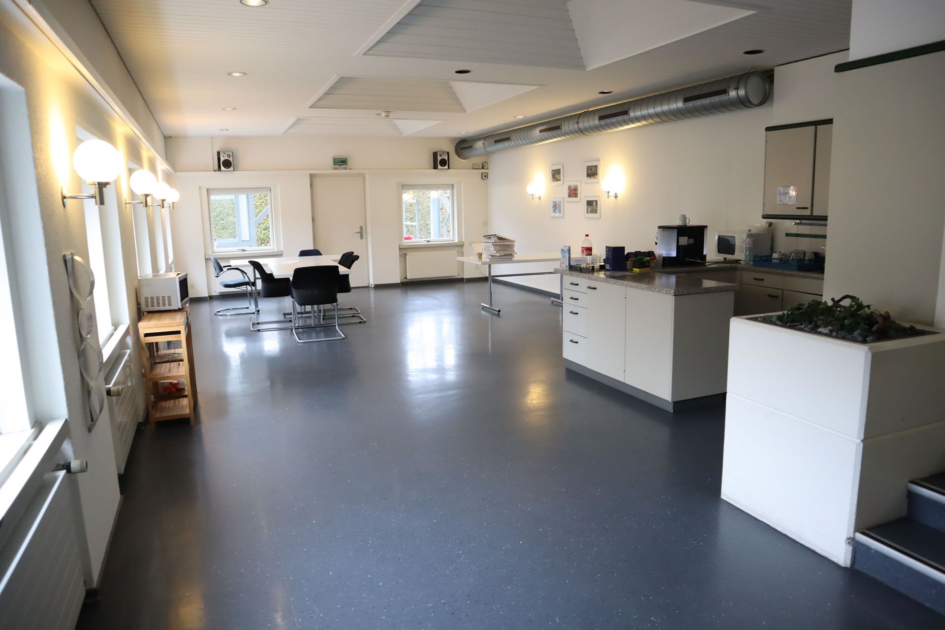 Grosszügiges und modernes Bürohaus zu vermieten
