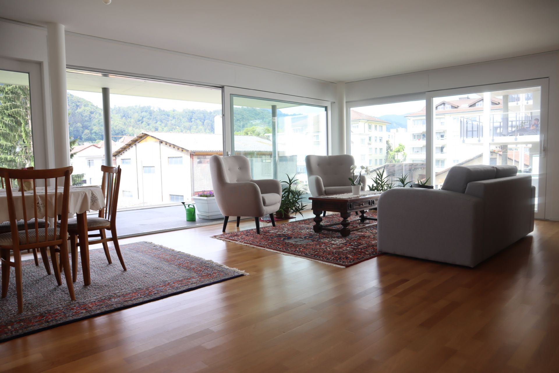 Hochwertig ausgebaute Wohnung mit idealster Öv-Anbindung