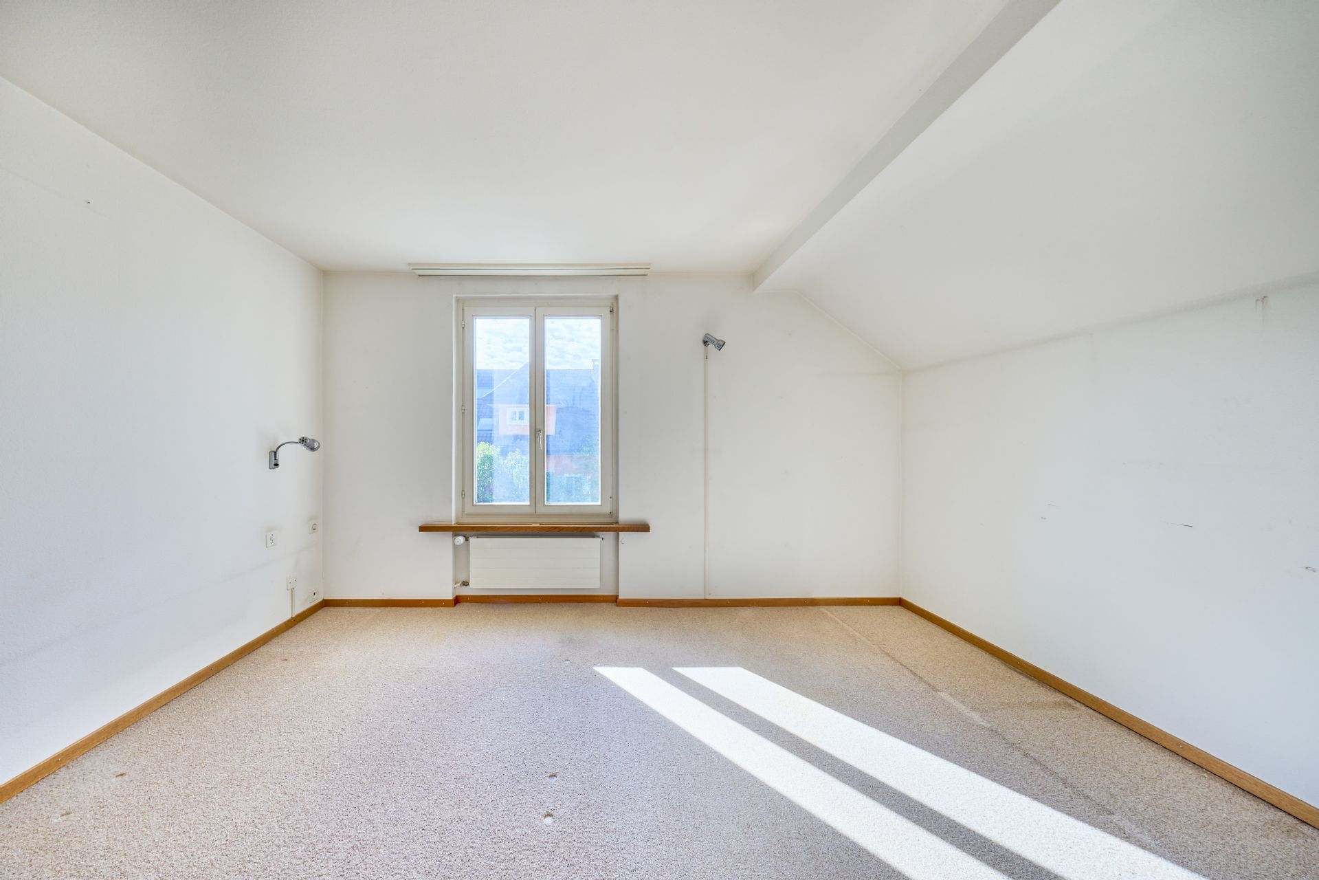 RESERVIERT - Freistehendes 5.5-Zimmer-Einfamilienhaus zu verkaufen