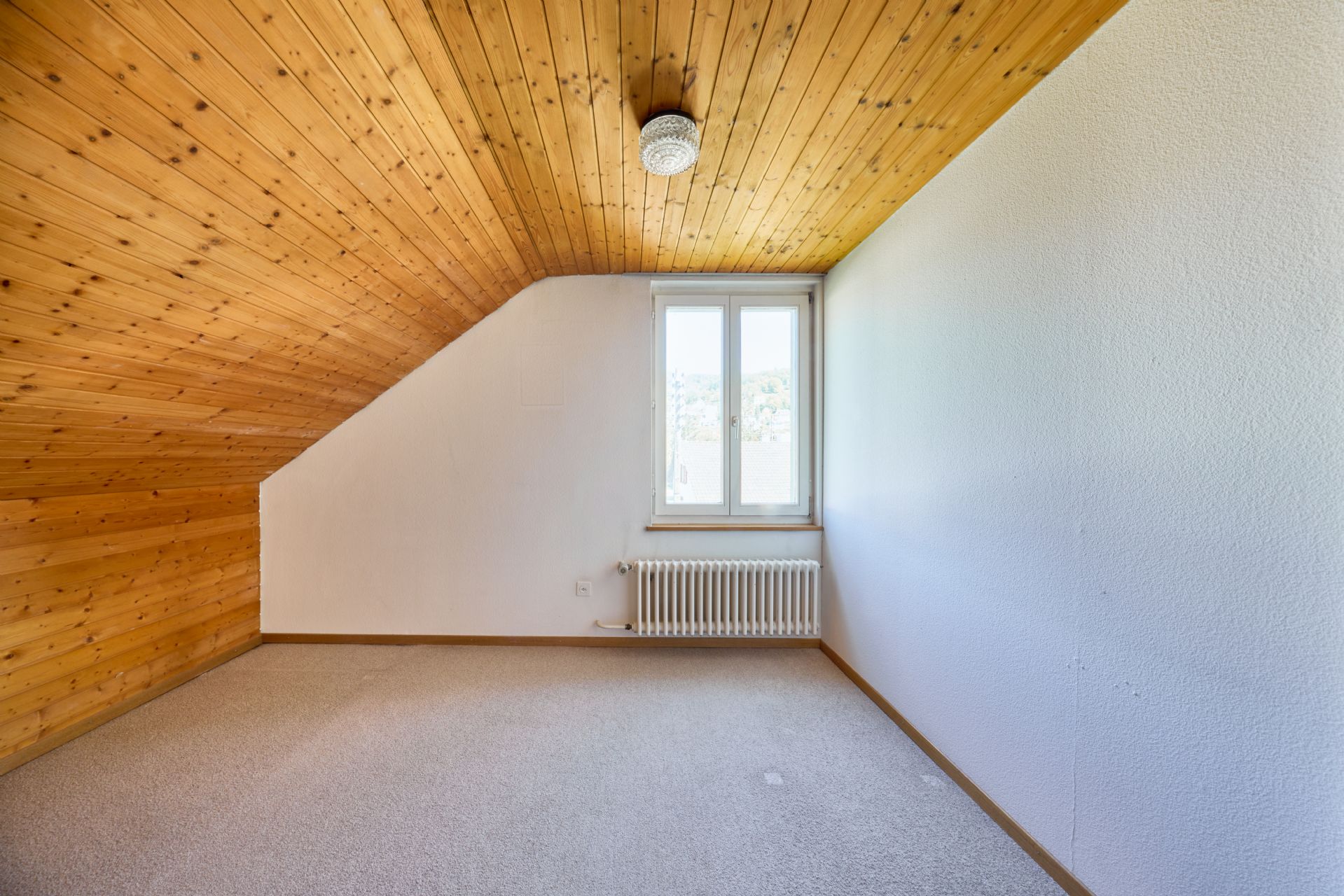 RESERVIERT - Freistehendes 5.5-Zimmer-Einfamilienhaus zu verkaufen