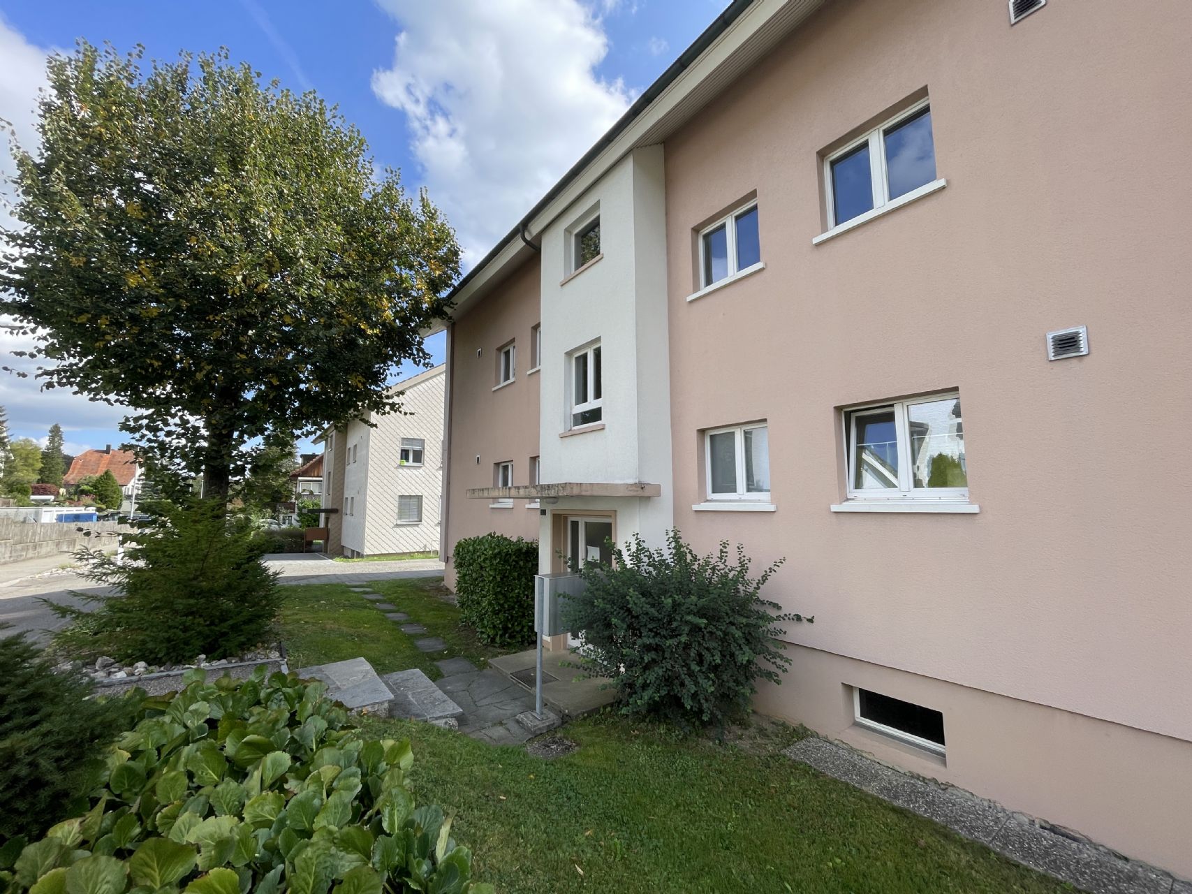 Mehrfamilienhaus mit 6 Wohneinheiten
