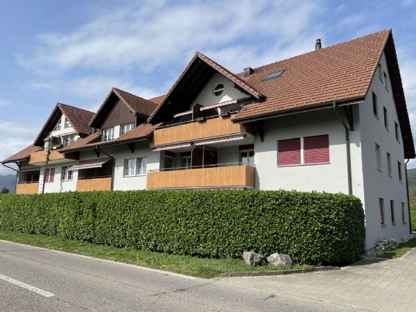 4.5-Zimmer-Eigentumswohnung im Parterre inkl. 3 Einstellhallenplätzen