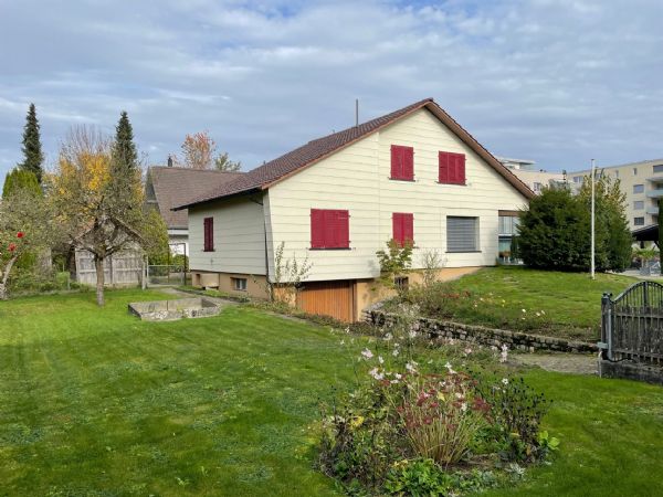 Freistehendes Einfamilienhaus zu verkaufen
