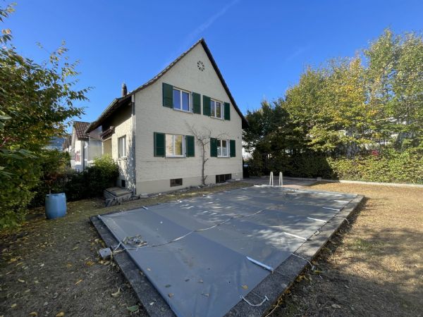5.5-ZW-Einfamilienhaus mit Pool